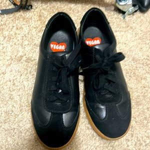 Cute black tennis